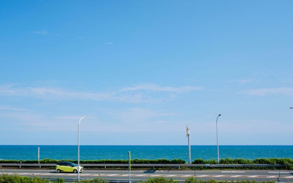黄色い車